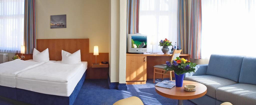 Hotel Xenia Sellin  Extérieur photo